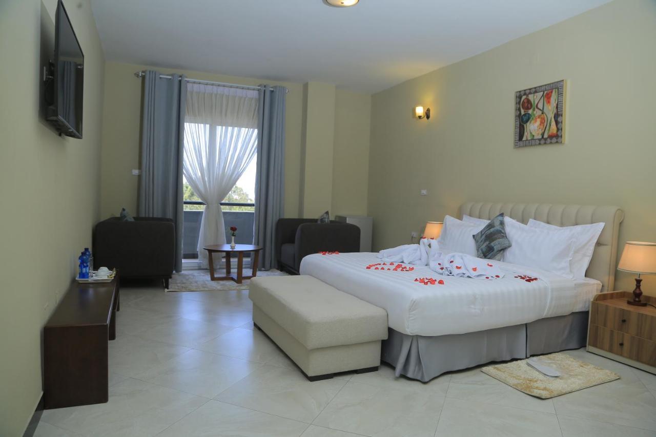 Daisy Hotel Addis Abeba Esterno foto