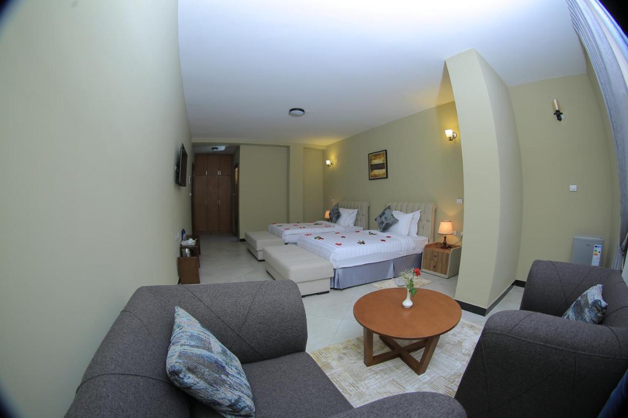 Daisy Hotel Addis Abeba Esterno foto