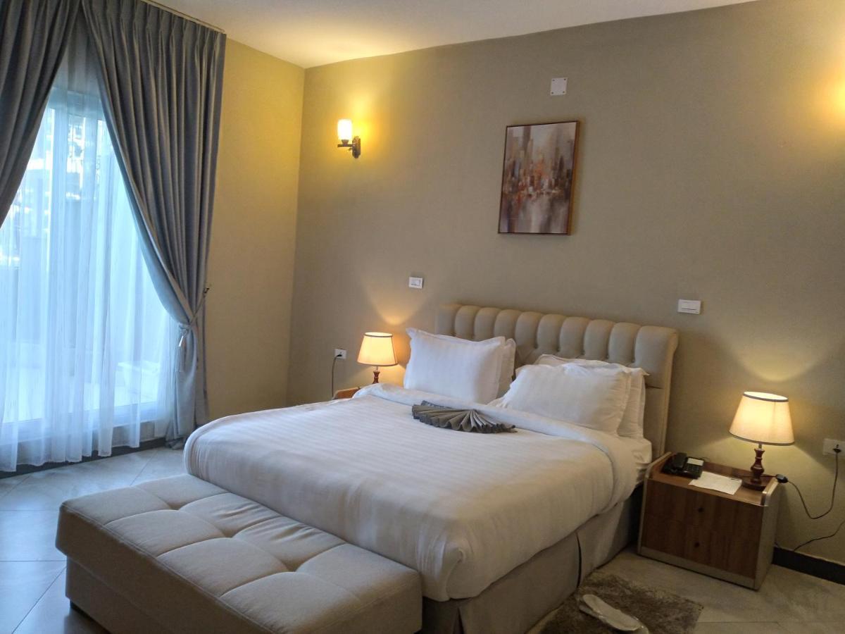 Daisy Hotel Addis Abeba Esterno foto