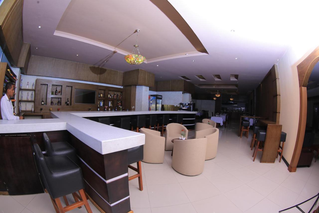 Daisy Hotel Addis Abeba Esterno foto
